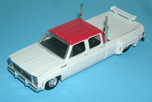 Scale 1973 chevy cheyenne - 1/64,
