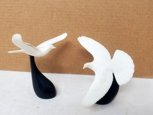Two john perry seagulls - two, in