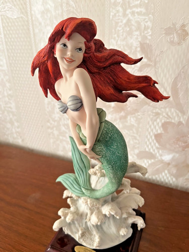 Armani figure figurine - g.,