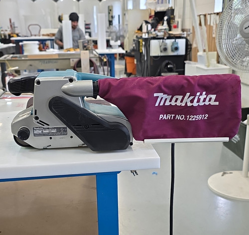 Makita 9903 belt sander x - sander,