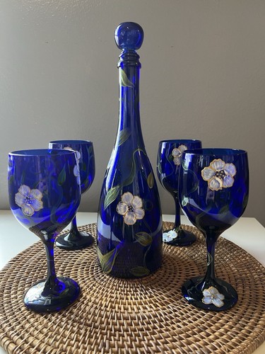 Cobalt blue floral - floral, wine