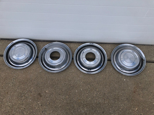 International scout hubcaps - international,