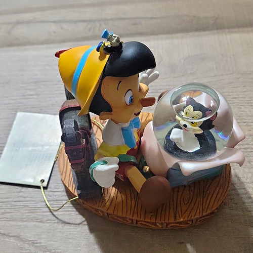 Disney pinocchio snow globe - pinocchio,