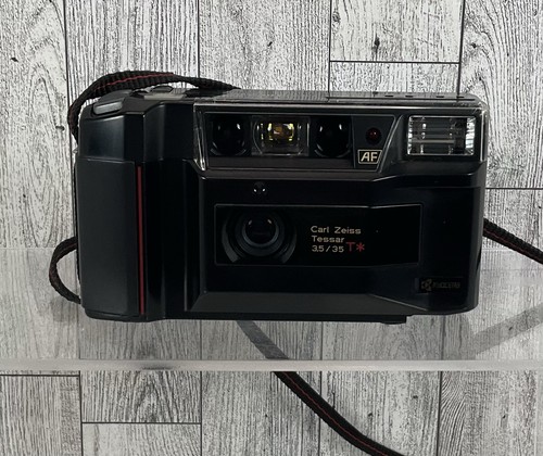 Yashica t2d kyocera 35mm - 35mm, point