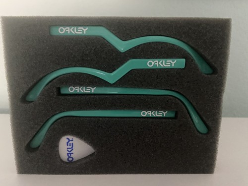 Oakley razor blade - razor, earpieces