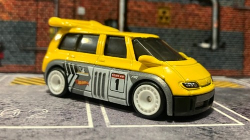 Custom yellow renault espace - renault,