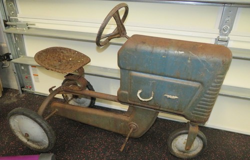 Rare vintage blue tractor - *rare*,