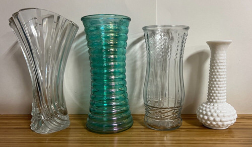 Glass vase lot fluted milk - -, fluted,