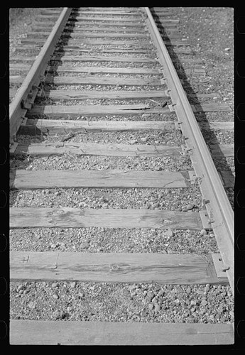 Railroad ties use - ties, in