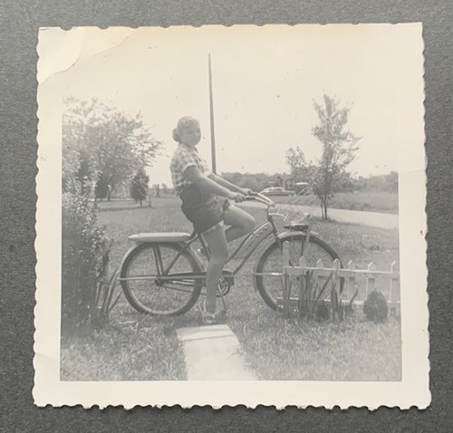 1940 real photo young - b/w,