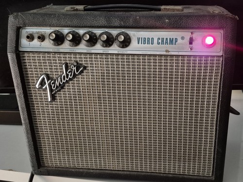 Working fender vibro - working,