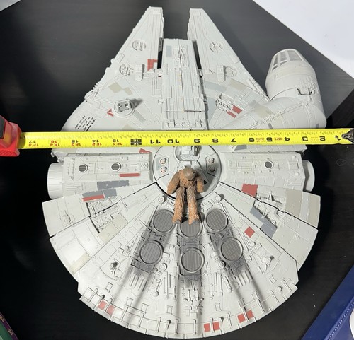 Millennium falcon hasbro model - hasbro,