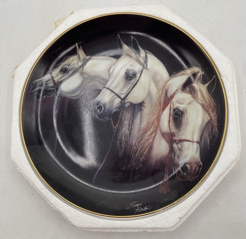 Danbury mint horse plate - mint,