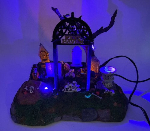 Lemax spooky town - town, restless