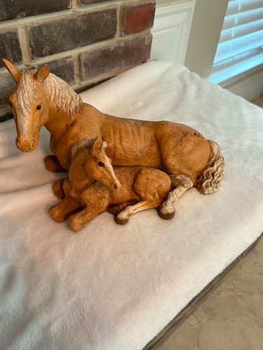Beautiful horse pals figurine - horse,