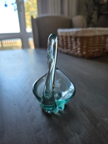 Gorgeous swan decorative - gorgeous,