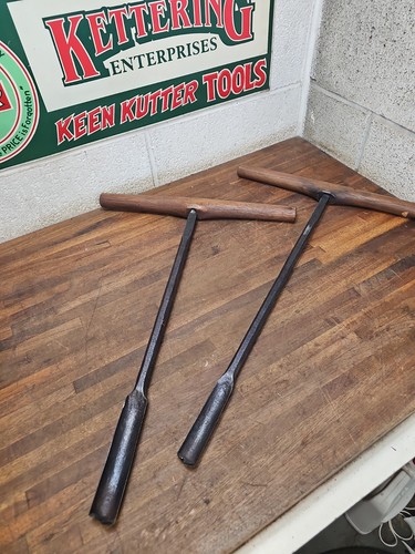 R92 antique wood t handle - antique,