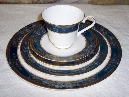 Royal doulton carlyle piece - doulton, 5