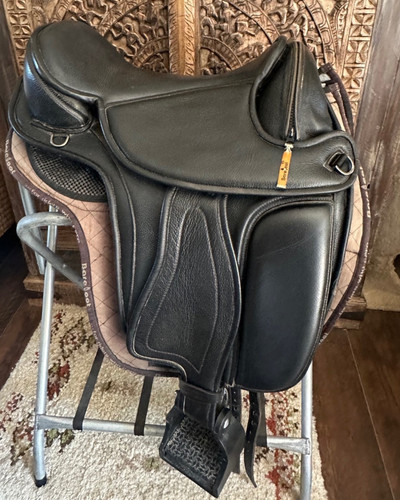 Barefoot treeless saddle - treeless,