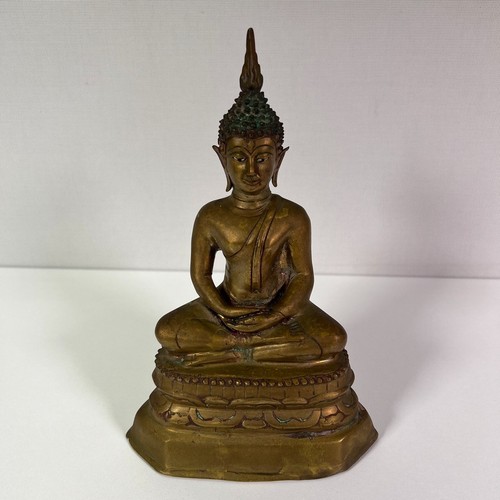 Vintage brass thai - thai, buddha
