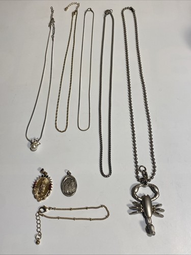 Lot necklaces chains - of,