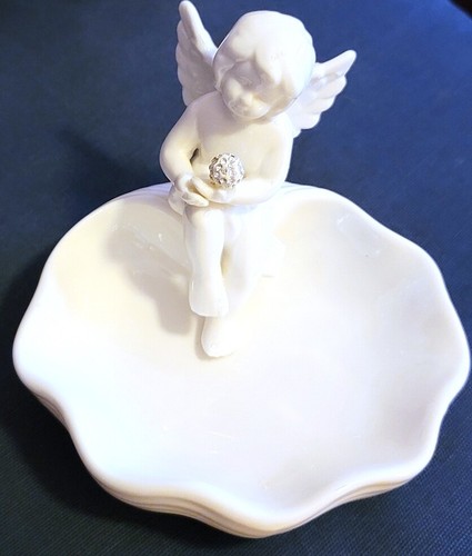 Very nice ceramic cherub - very,