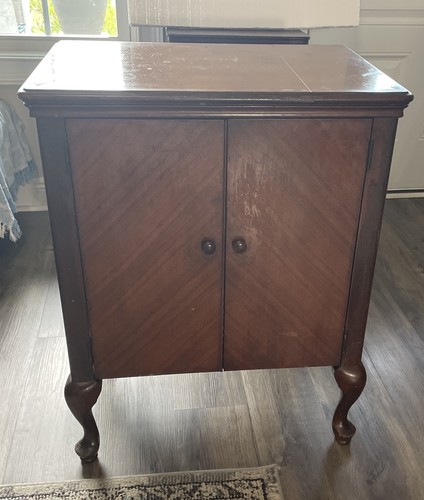 Vintage singer sewing machine - singer,