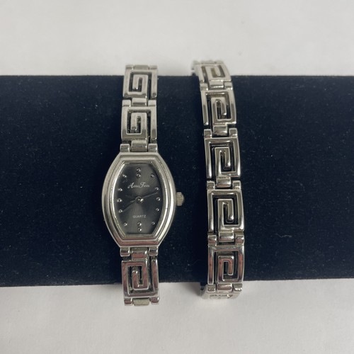 Woman ashley fields b99 04 - woman’s,