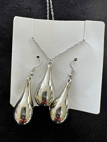 Silver tone teardrop fashion - silver,