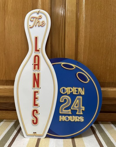 Bowling sign lanes open hrs - open,