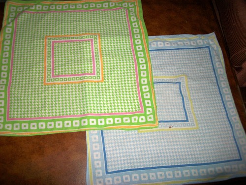 Vtg pair of bandanas - pair,