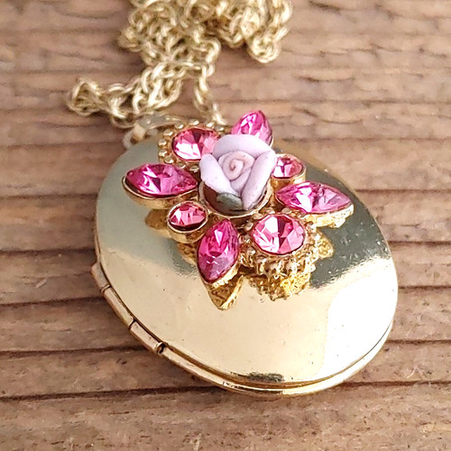 Gold tone locket - gold,