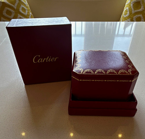 Cartier red presentation - cartier, ring