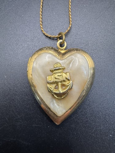 Vtg wwii usn - usn, locket