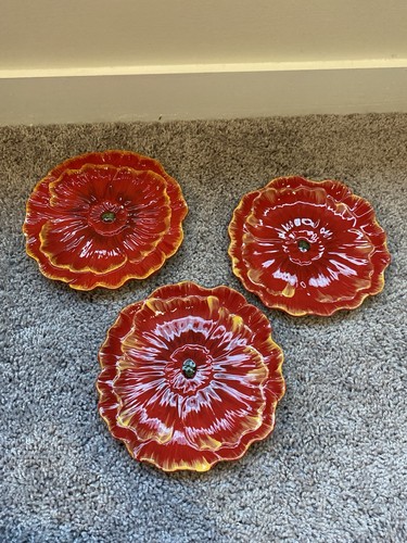 Red poppy salad - red,