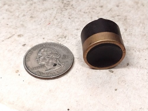 Nice gold rim - brown, knob