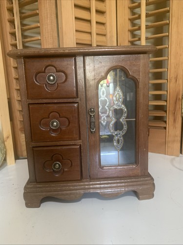 Vintage wood jewelry box - box, with