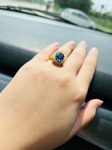 Real oval sapphire - 5.50,