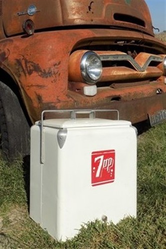 7up metal soda pop bottle - 7up,