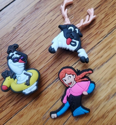 New crocs shoe charms frozen - new!!,