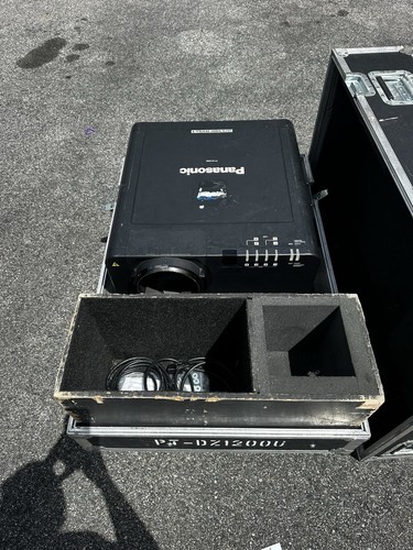 Panasonic dz12000u 000 - panasonic, pt-dz12000u