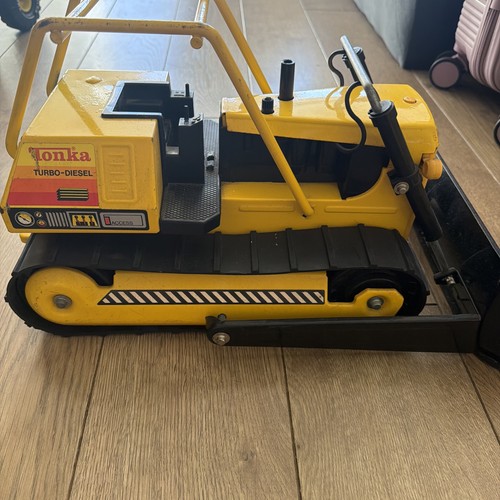 Tonka large bulldozer - tonka,