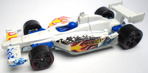 2011 hot wheels racer - wheels, white