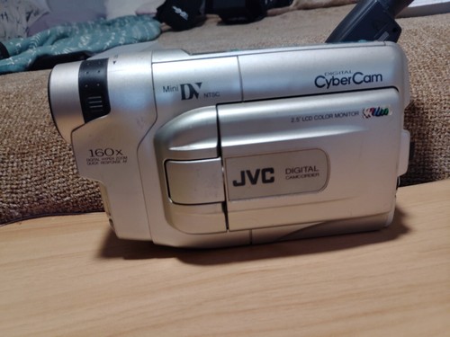 Jvc dvf10u minidv camcorder - gr-dvf10u,