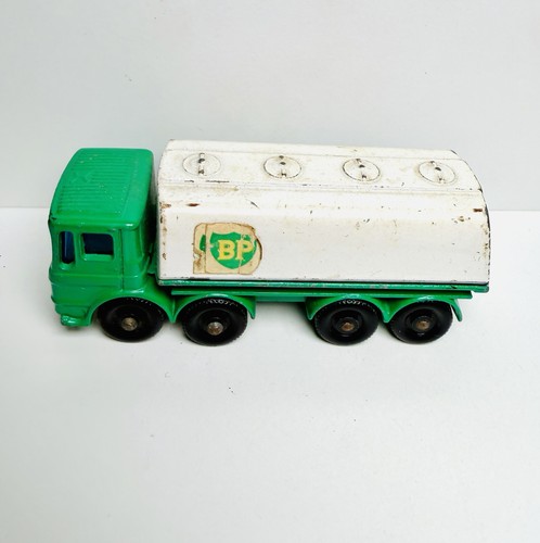 Matchbox series 32 - matchbox, no