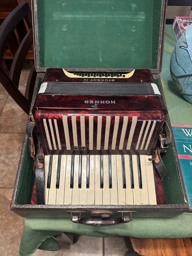 Vintage hohner student - hohner, iv