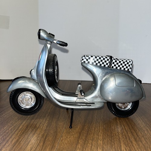 Vintage vespa xonex - xonex, scale
