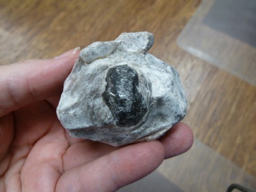 Black obsidian - black,