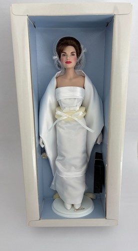 Franklin mint jackie dressed - mint,