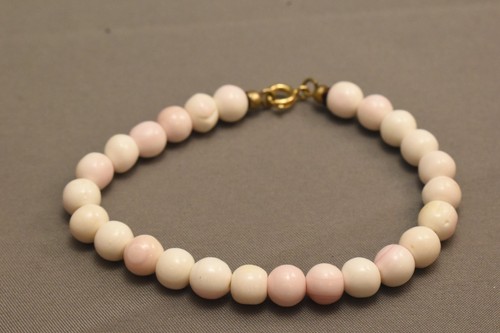 White pink conch shell round - white,